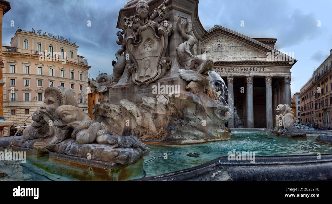 Piazza della Rotonda. Panoramaaussicht. Rom, Italien Stockfoto