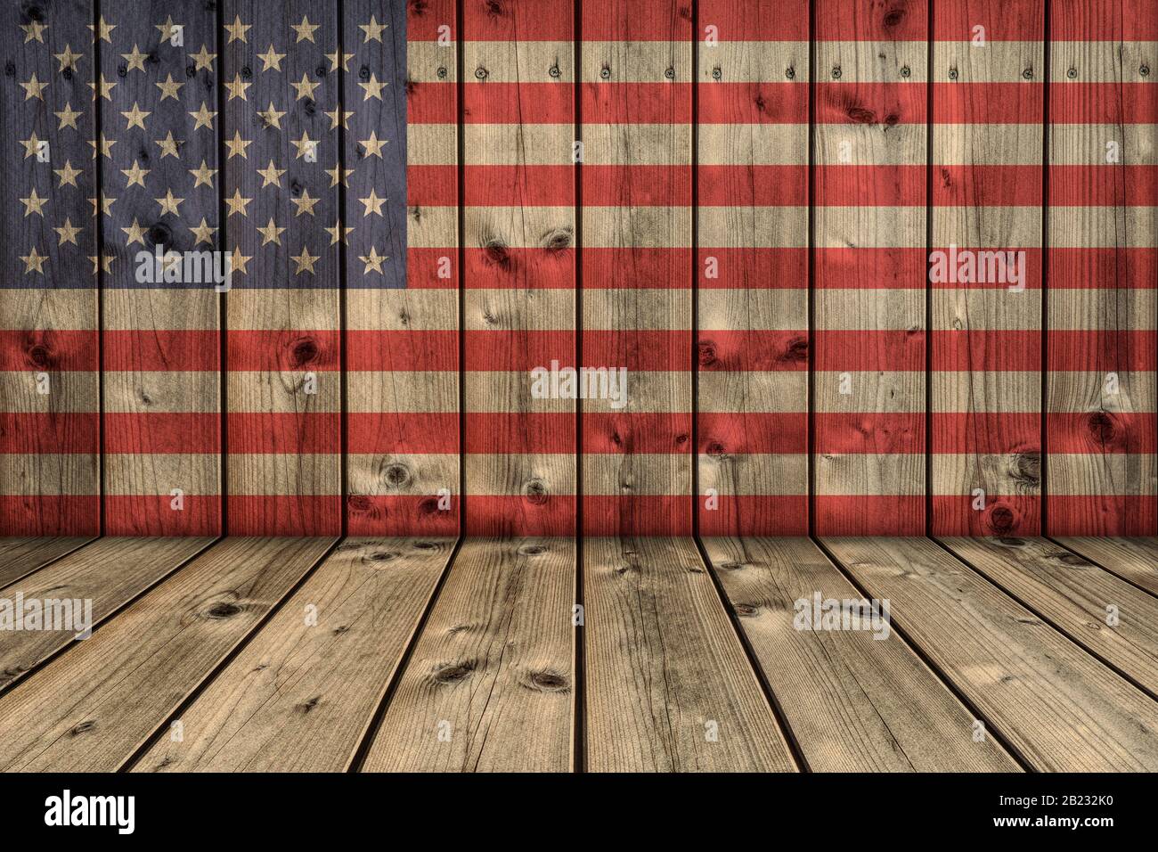 Aus den USA. Elemente der US-Flagge auf Holz im perspektivischen Innenraum. Stockfoto