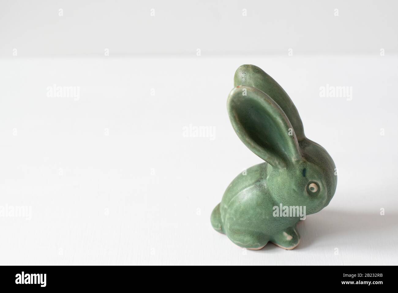 Bourne Denby Danesby Ware Snub Nased Green Rabbit Schmuck Stockfoto