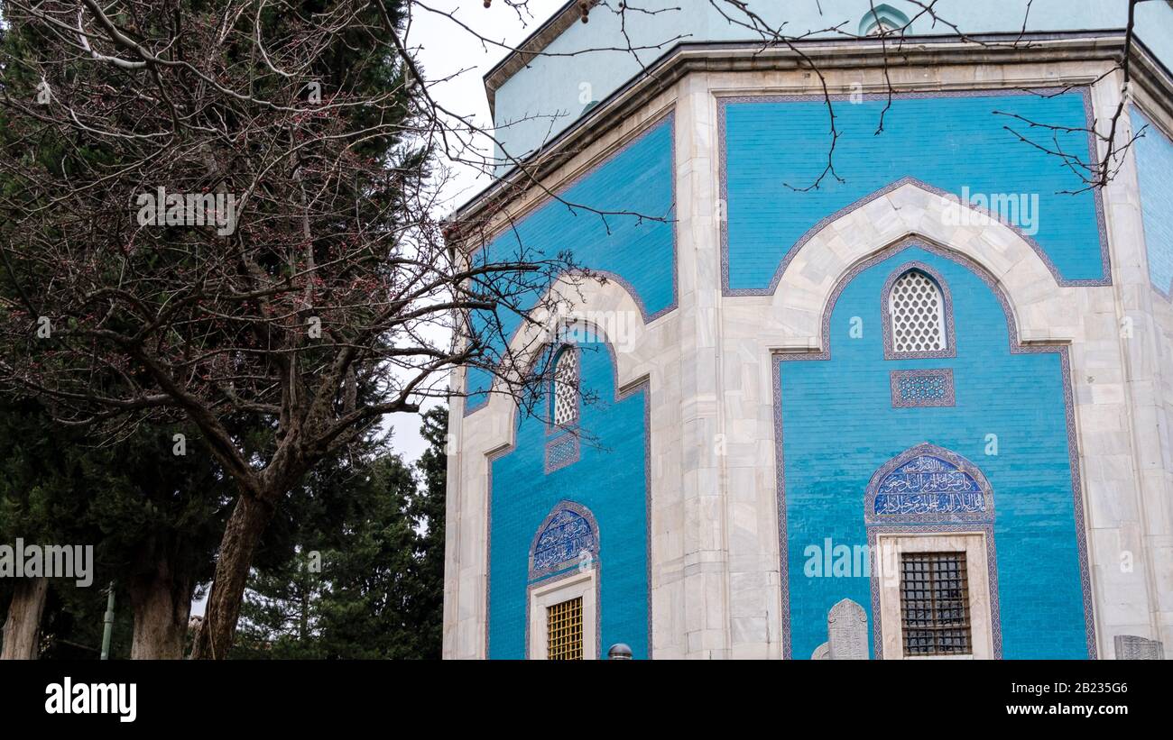 Bursa / Türkei - 02/16/2020: Das Grüne Grab in Bursa oder Yesil Turbe ist ein Mausoleum des fünften osmanischen Sultans, Mehmed I. Stockfoto