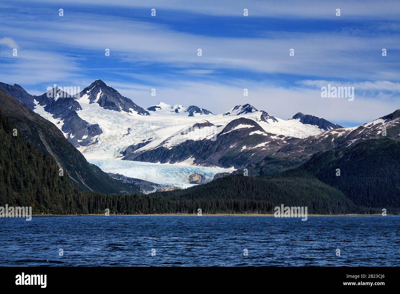 Alaska, USA: Panoramasicht auf den Gletscher im Prince William Sound vom Kreuzfahrtschiff aus. Prince William Sound ist ein Geräusch des Golfes von Alaska Stockfoto