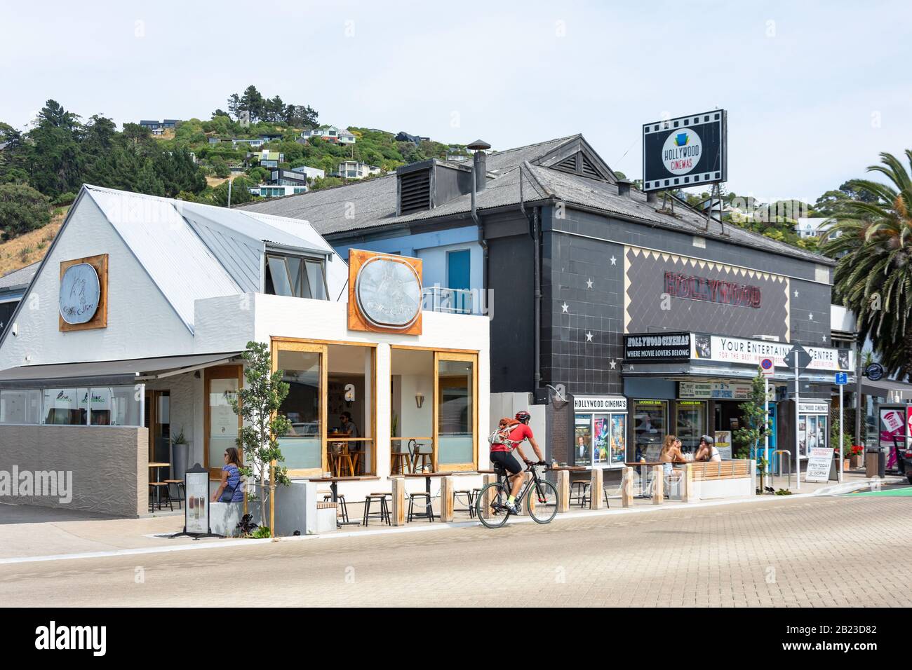 Coffee Culture Coffee Shop und Hollywood-Kinos, Marriner Street, Sumner, Christchurch, Canterbury Region, Neuseeland Stockfoto