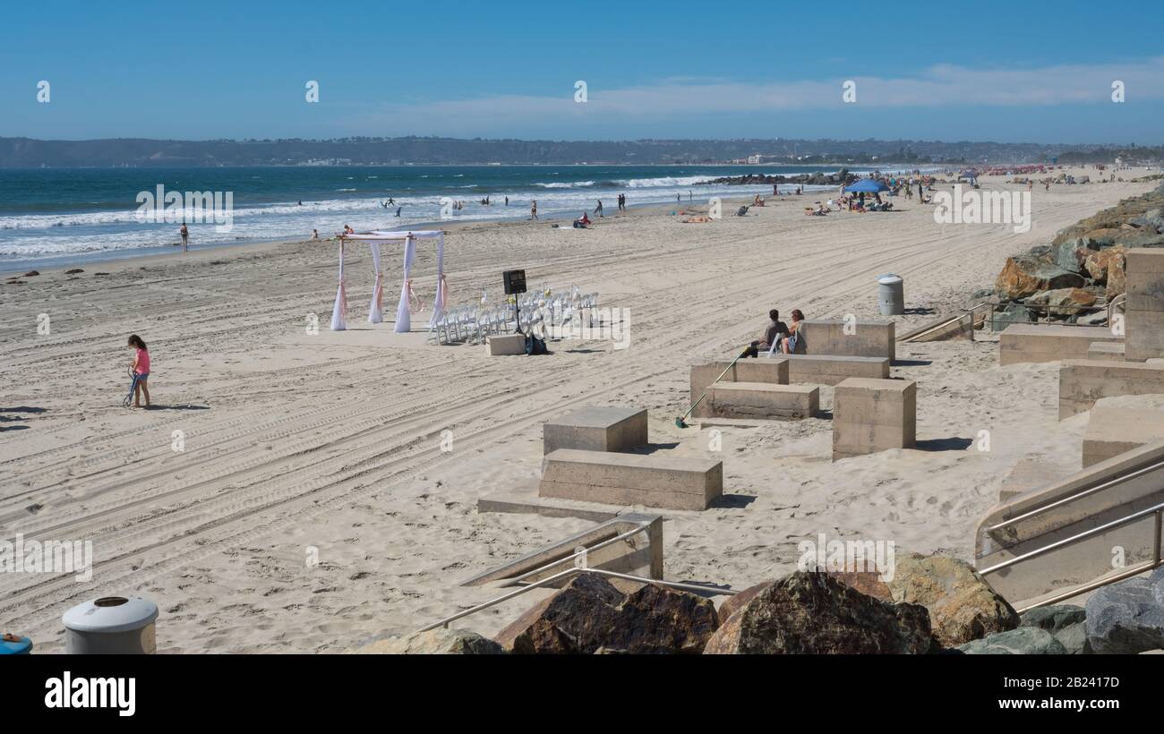 Hochzeitsplatz wird am Coronado Beach, Coronado, San Diego, Kalifornien, eingerichtet Stockfoto
