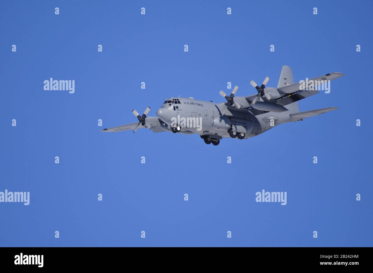 Wyoming Air National Guard C-130 auf dem Weg zum Flughafen Laramie Stockfoto