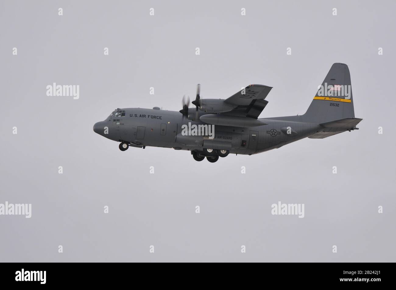 Wyoming Air National Guard C-130 auf dem Weg zum Flughafen Laramie Stockfoto