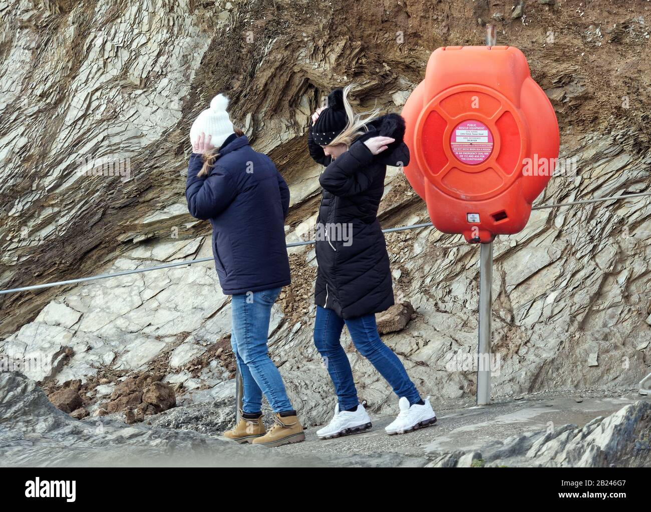 Newquay, Cornwall, 29. Februar 2020. Wetter in Großbritannien: Jorge Storm erzeugt Sandstürme und Meeresraume an der Küste. Kredit: Robert Taylor/Alamy Live News" Stockfoto