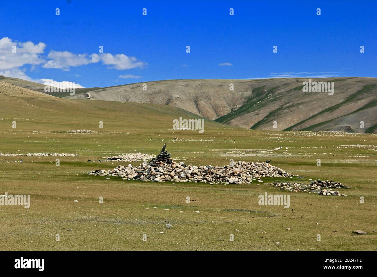 Historische mongolische Sehenswürdigkeiten, altes Grab, lieber Stein Stockfoto