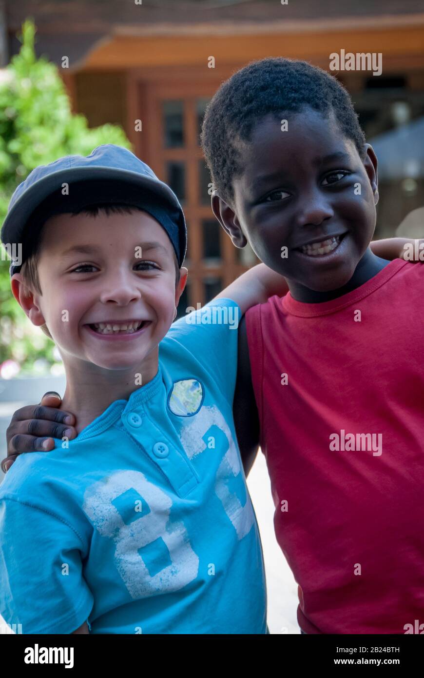 Kinder grimassen schwarz weiß Stockfotos und -bilder Kaufen - Alamy