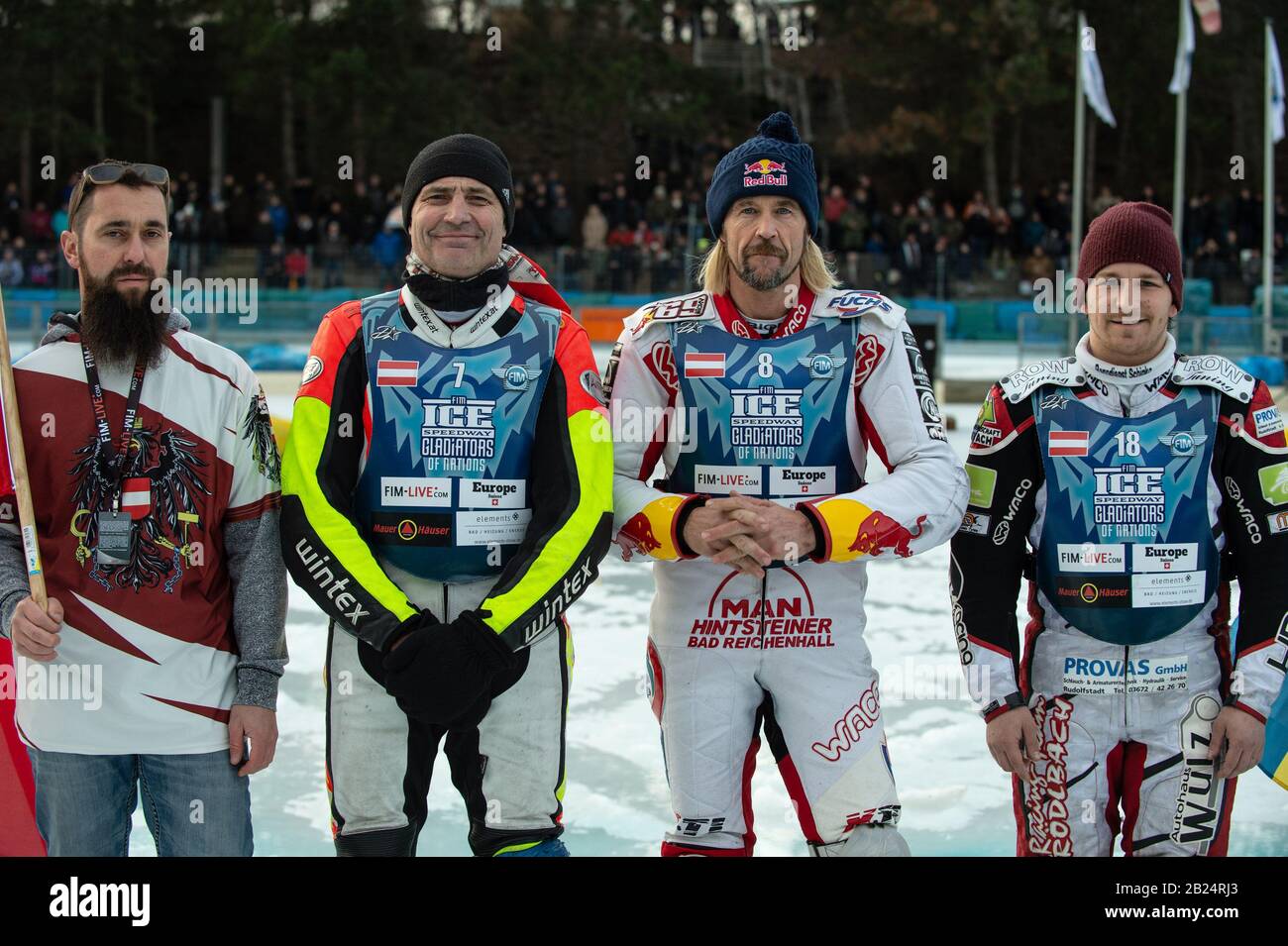 Berlin, Deutschland. Februar 2020. Berlin DEUTSCHLAND - 29. Februar Das österreichische Team (l-r) Markus Skabraut (Manager), Harald Simon, Franky Zorn und Charly Ebner auf dem Eis Speedway of Nations (Tag 1) im Horst-Ohm-Eisstadion, Berlin, am Samstag, 29. Februar 2020. (Credit: Ian Charles   MI News) Credit: MI News & Sport /Alamy Live News Stockfoto
