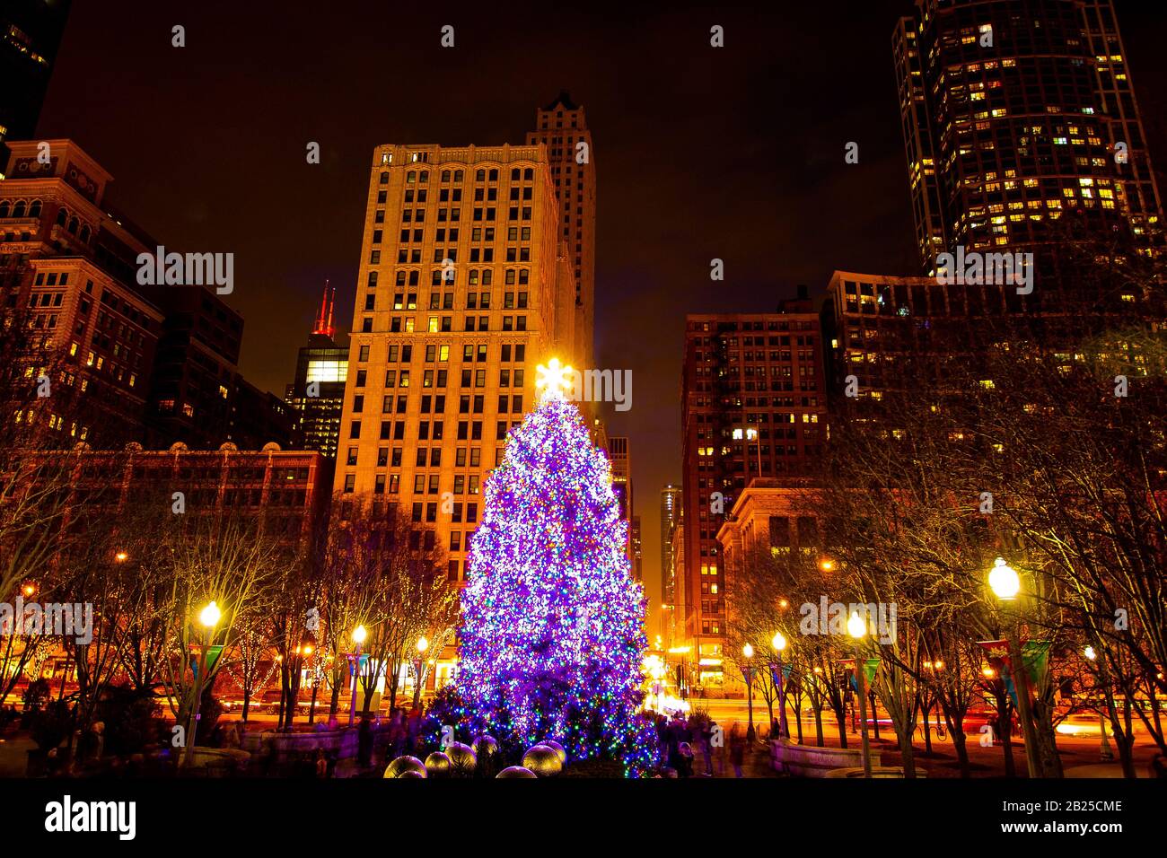 Weihnachtsbaum im Millenium Park Stockfoto