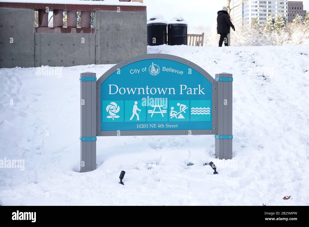 Stadt Bellevue Downtown Park nach starkem Schnee; Februar 2019 Stockfoto