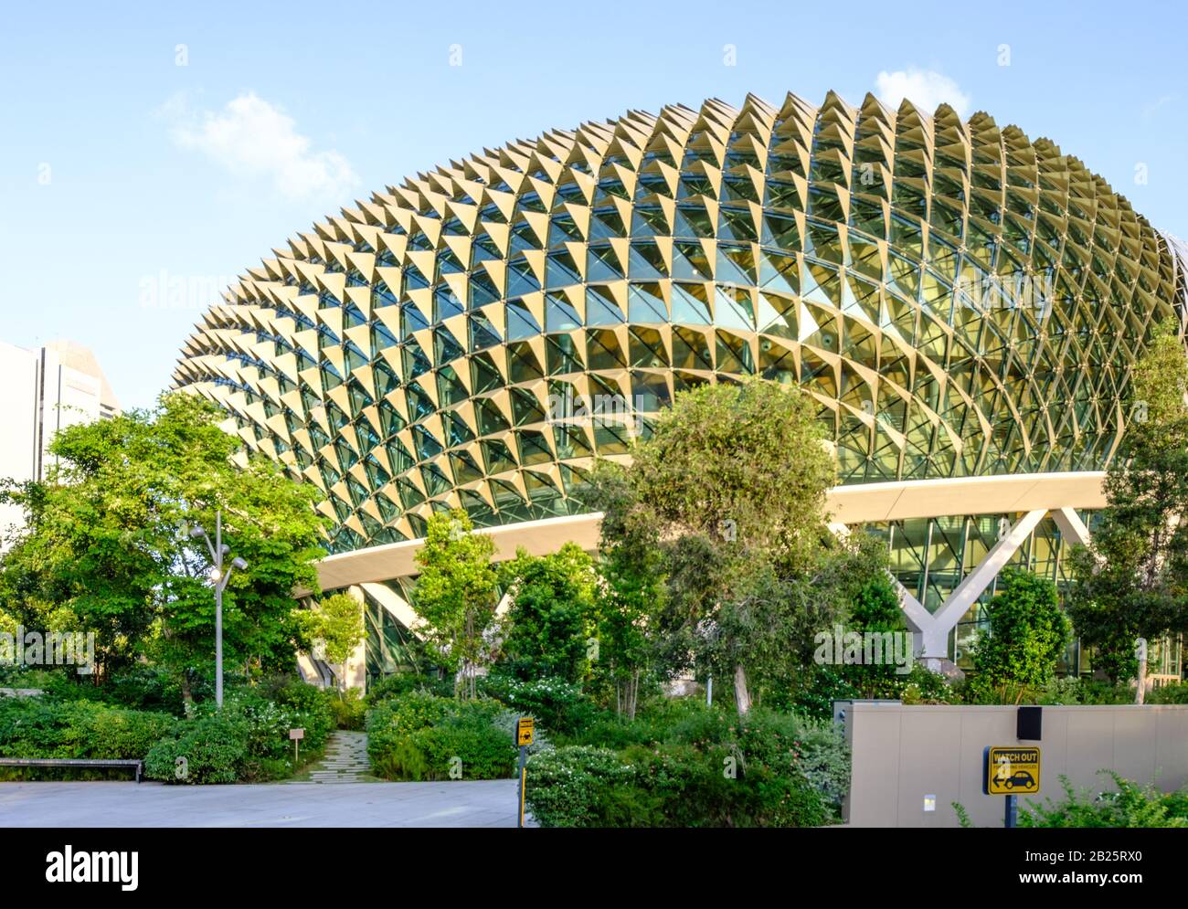 Singapur-26 FEBRUAR 2020:The Esplanade Opera Building. Sie kennen sich lokal als Hedgehog oder Durian aus Formsicht. Stockfoto