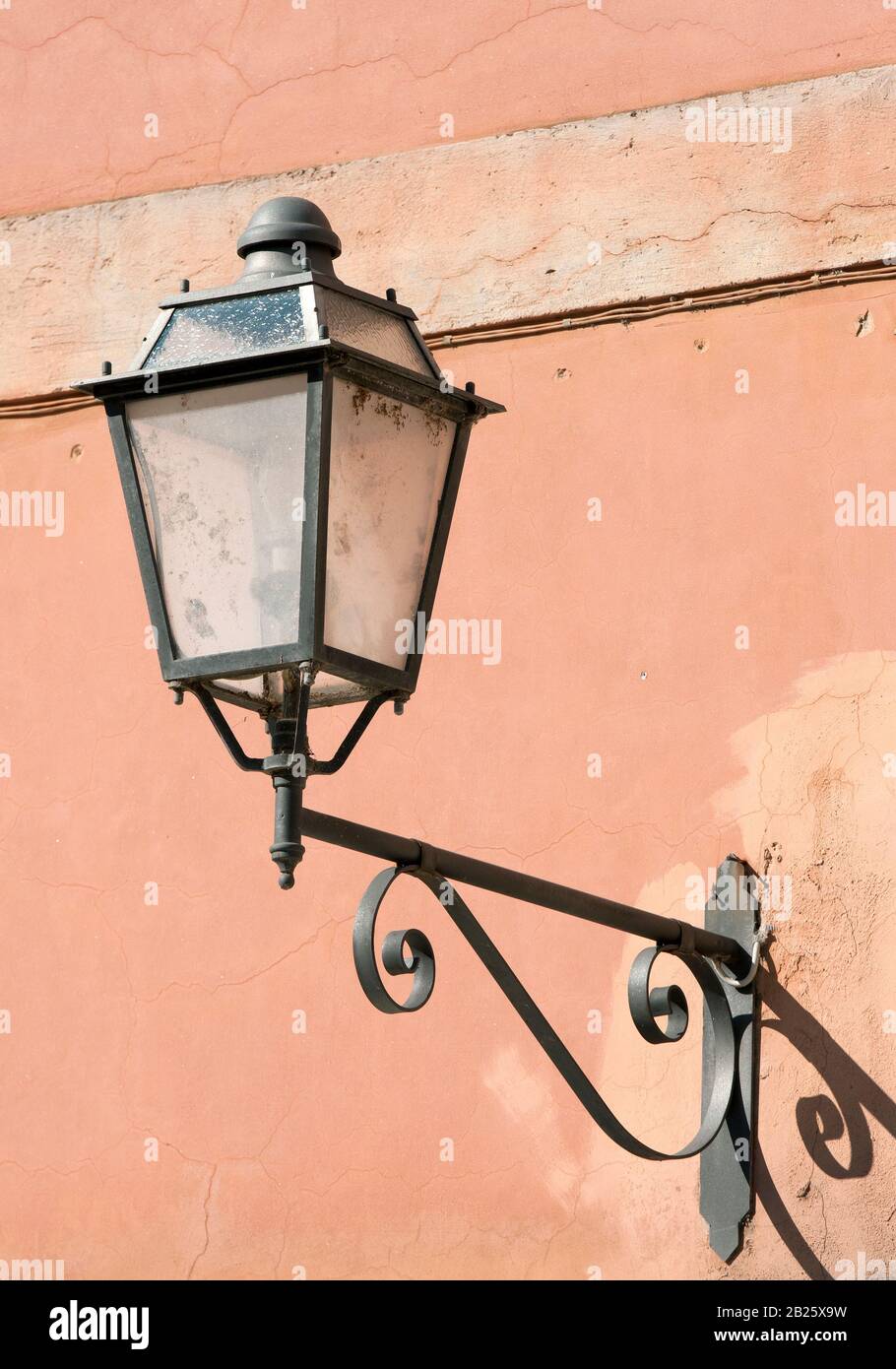 Straßenleuchte in Castel Gandolfo, Latium, Italien Stockfoto