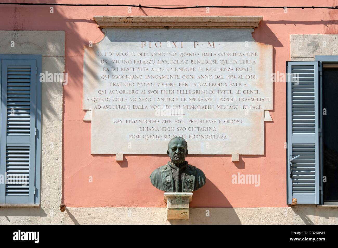 Bronzebüste von Papst Pio XI. In Castel Gandolfo, Latium, Italien Stockfoto