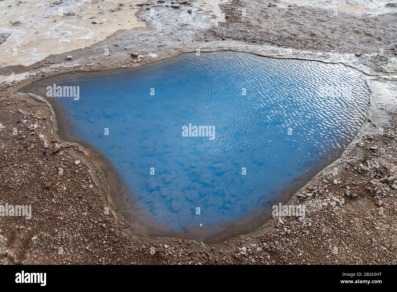 Geysir Golden Circle in Island milchiges Wasser im Thermal-Quellbecken, so genannte Blesi Stockfoto