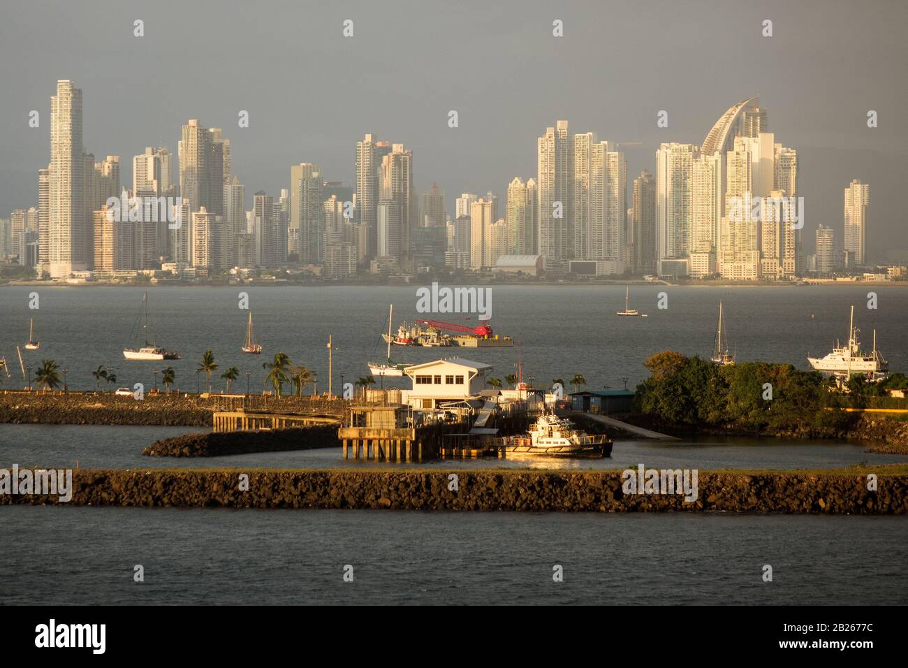 Panama-Stadt in der Dämmerung Stockfoto
