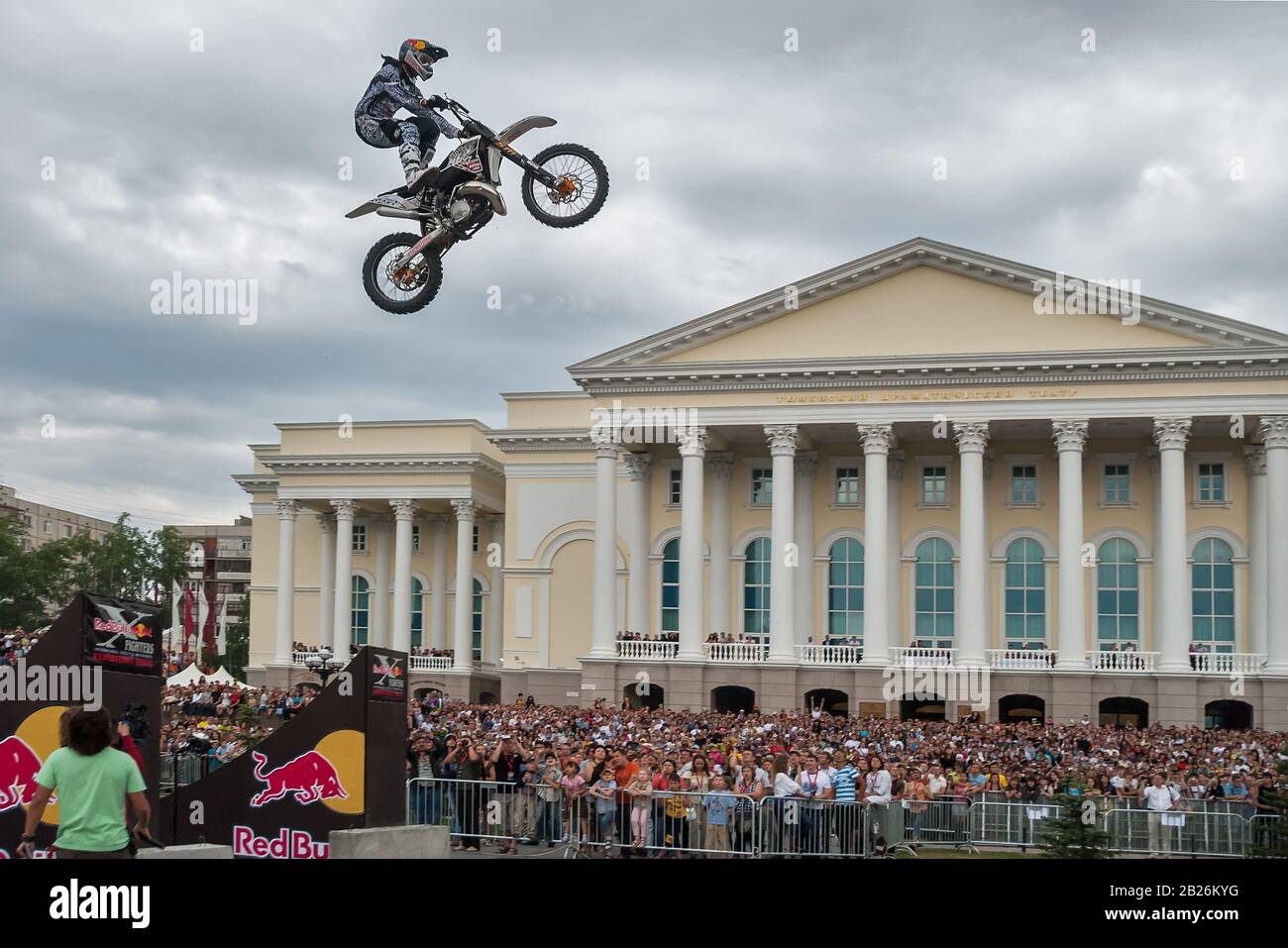 Sportler führt einen Trick aus. Tjumen. Russland Stockfoto