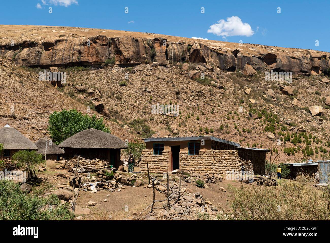 Ha Sekonyela Dorf, Basotho Dorf in der Nähe der Tsatsane-Buschmann-Gemälde, Lesotho Stockfoto