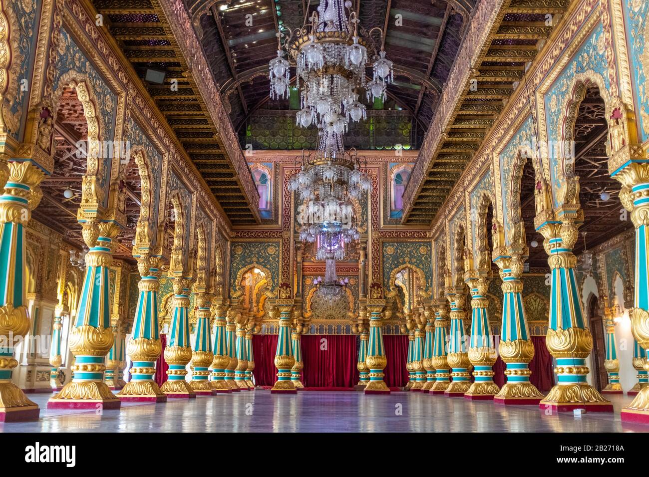Durbar Saal des Mysore-Palastes ohne Leute, Indien Stockfoto