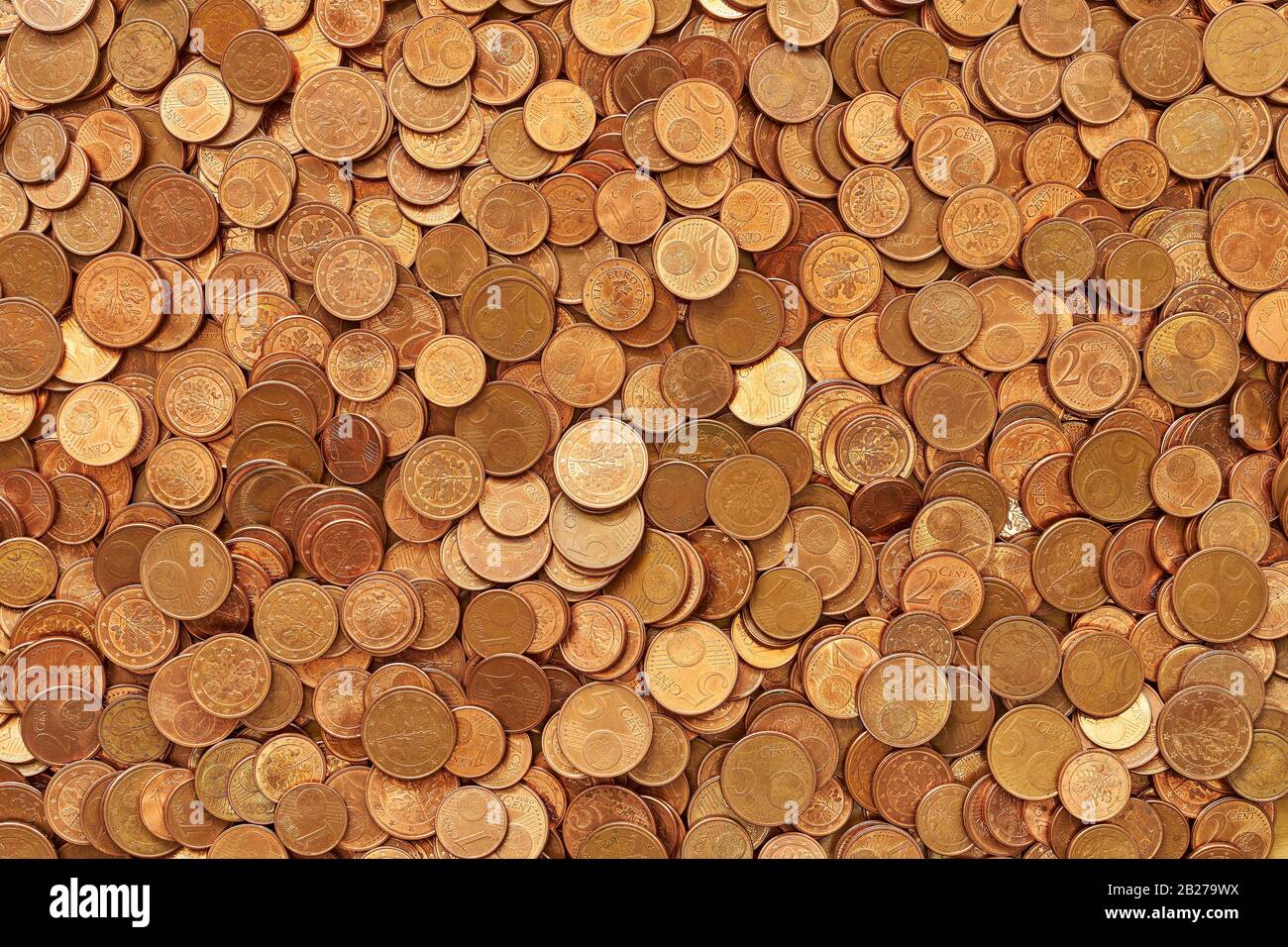 Viele Euro-Cent-Kupfermünzen Stockfoto