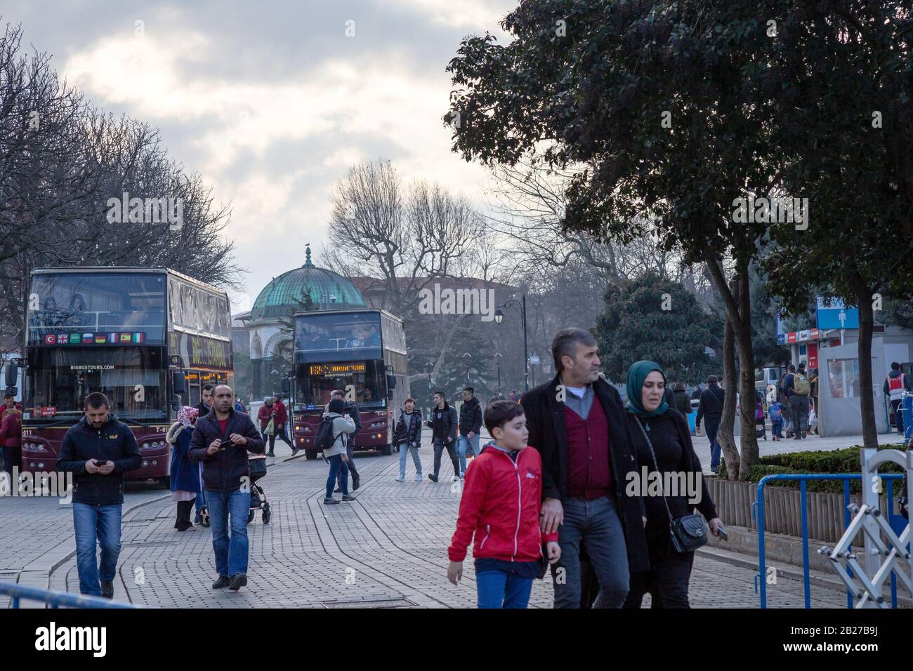 Istanbul, Türkei - 19.01.2019: Straßenansicht des Sultanahmet, Istanbul. Das tägliche Leben aus Istanbul. Stockfoto