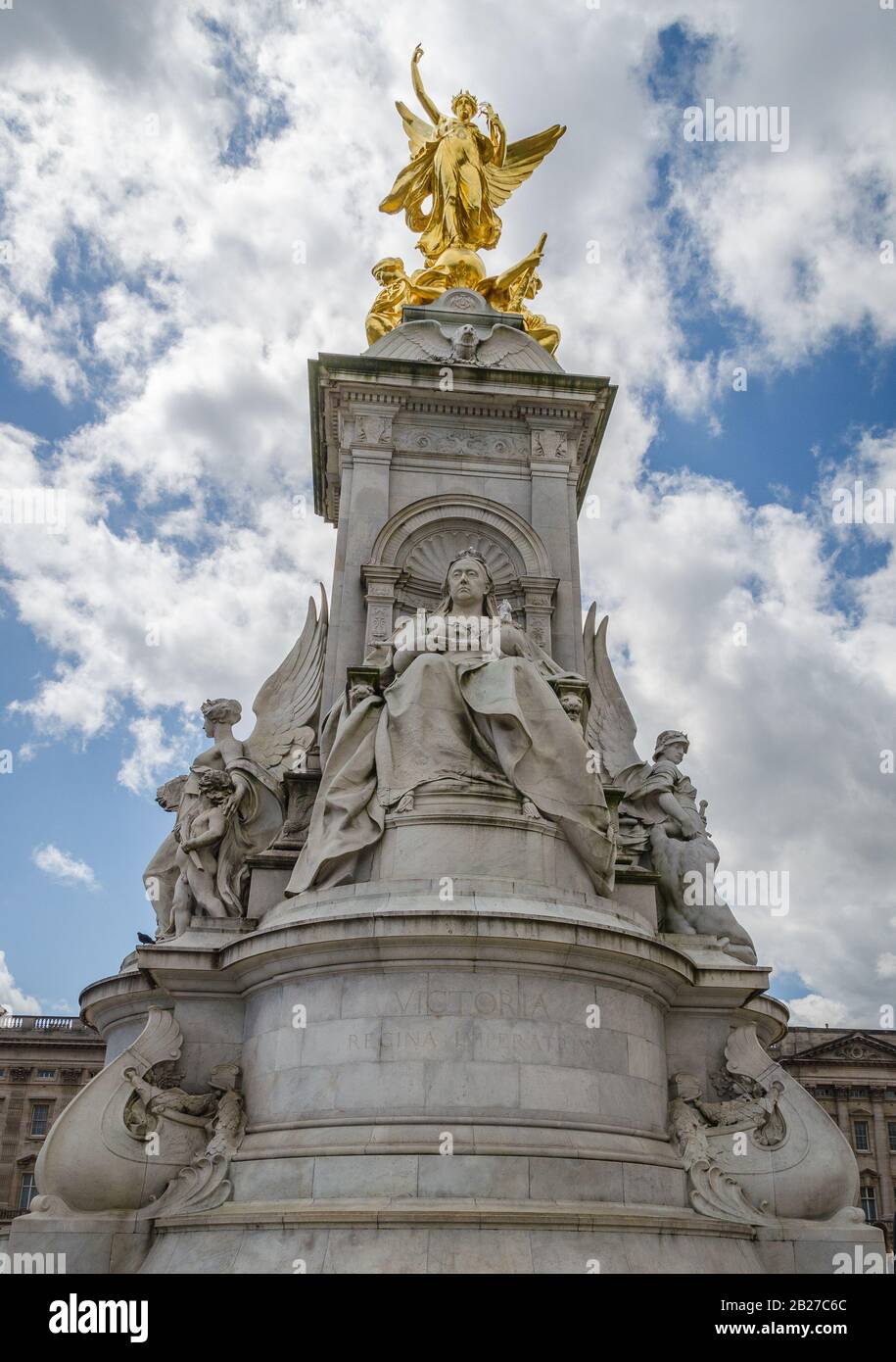 Statue des Queen Victorial Memorial vor dem Buckhingham Palace in London, Großbritannien. Stockfoto