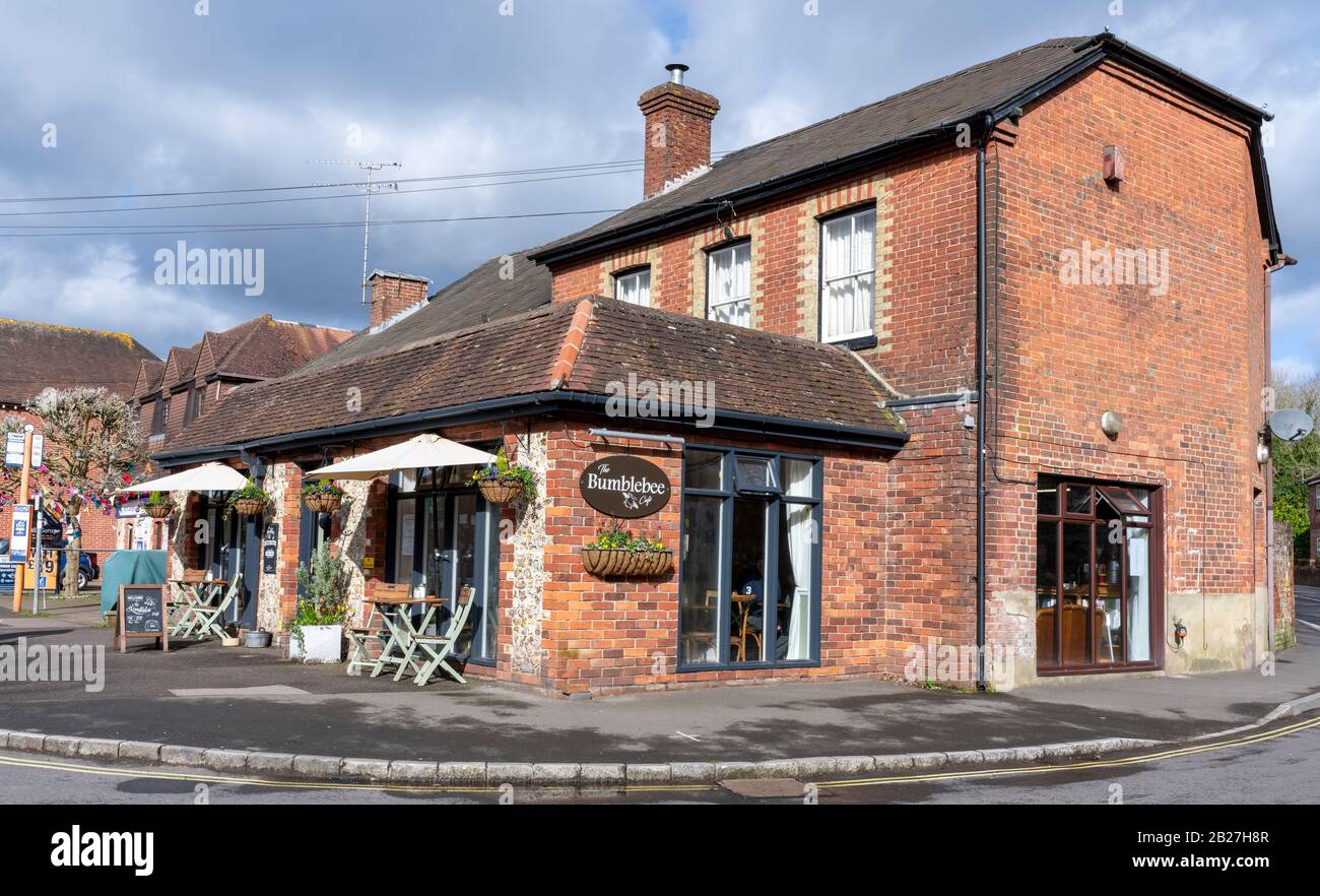 Das Bumblebee Café, The Green, Rowland's Castle, Hampshire, England, Großbritannien Stockfoto