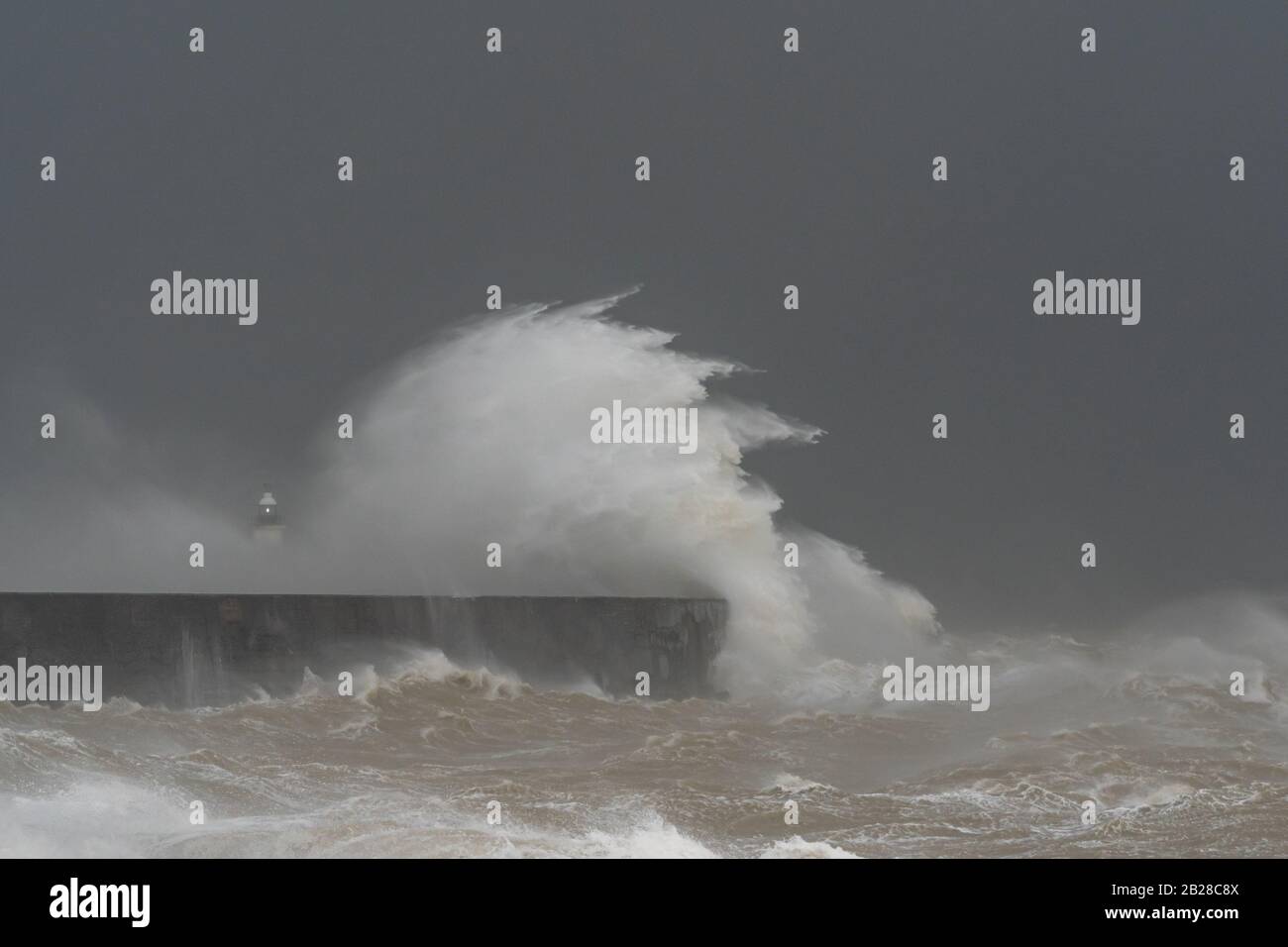 Newhaven, East Sussex am 29. Februar 2020. Storm Jorge streikt England und bringt starke Winde und starken Regen. Stockfoto
