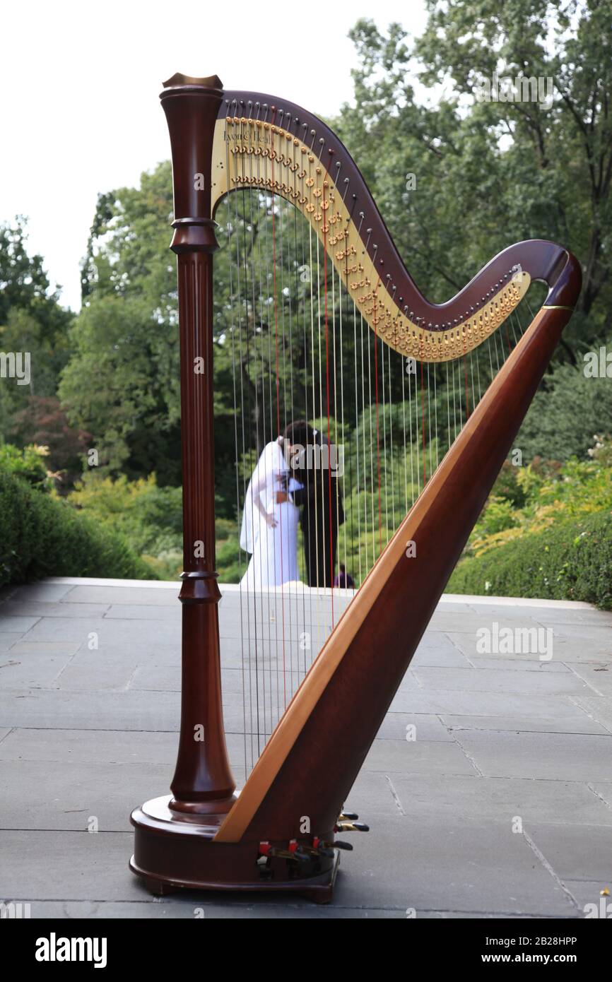 LETS GET MARRIED!: Alles und alles, was mit diesem besonderen Tag zu tun hat, wenn ein Mann und eine Frau sich vereinen. Stockfoto
