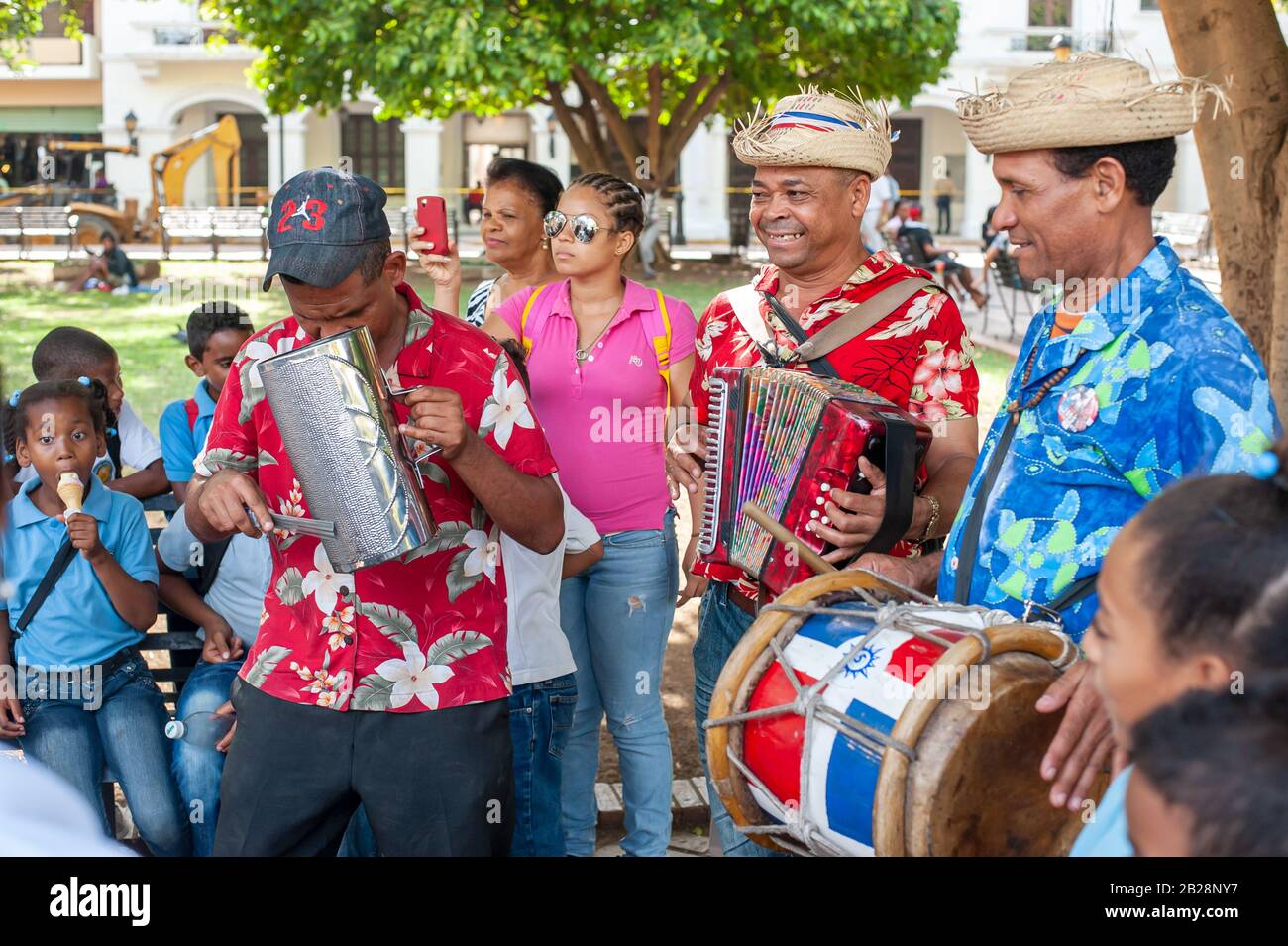 Straßenmusiker in der Dominikanischen Republik. Santo Domingo. 05.03.2014 Stockfoto