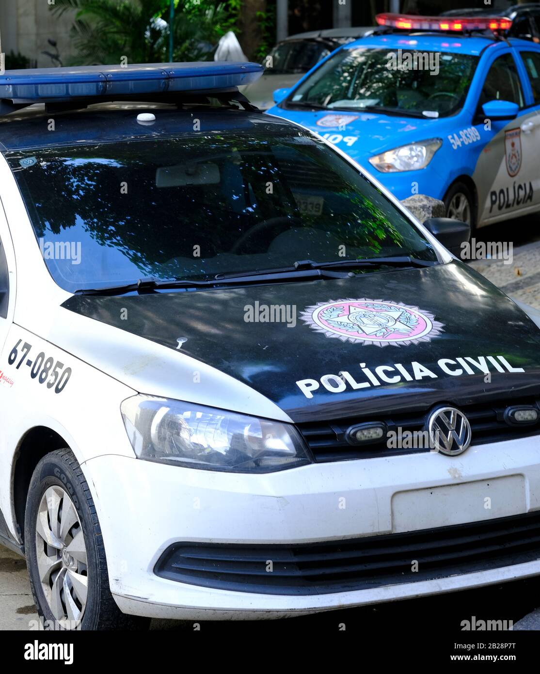 Ein Fahrzeug der brasilianischen Zivilpolizei parkte auf der Straße in Rio de Janeiro Stockfoto