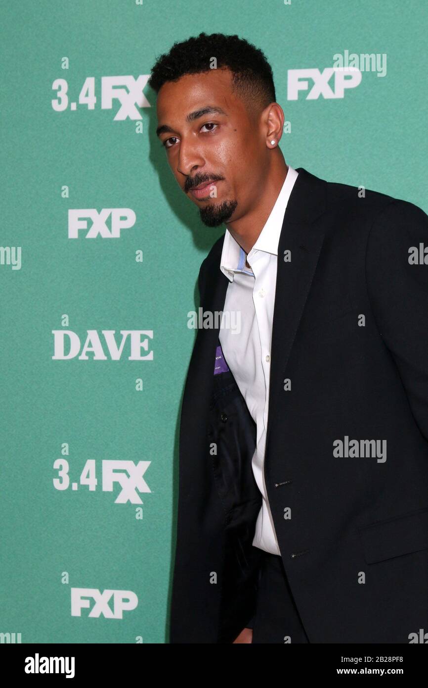 Los Angeles, Kalifornien. Februar 2020. Travis Bennett, Taco bei der Ankunft für DAVE Premiere auf FXX, Directors Guild of America DGA Theatre, Los Angeles, CA 27. Februar 2020. Kredit: Priscilla Grant/Everett Collection/Alamy Live News Stockfoto