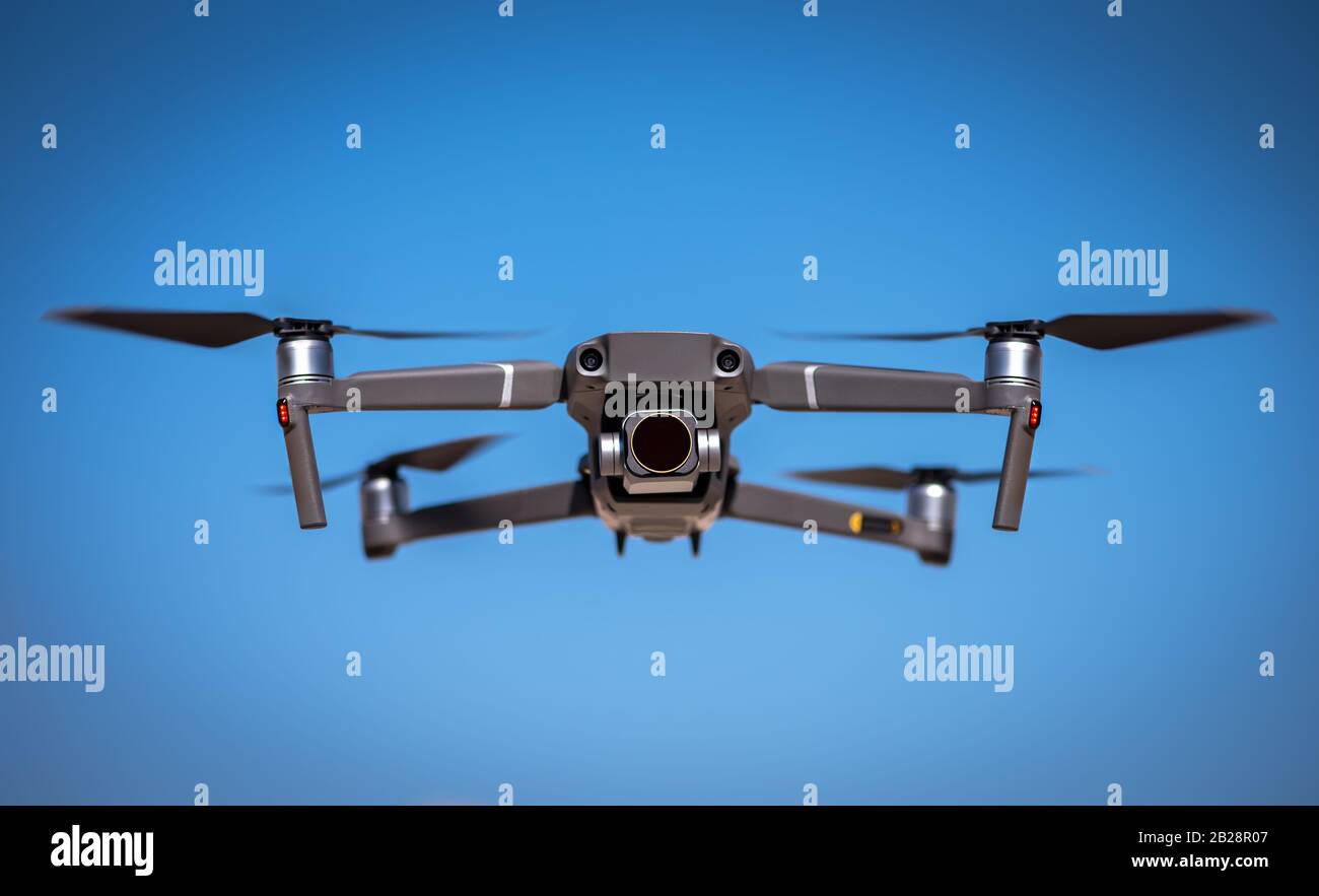 Varna, Bulgarien - 1. März 2020: DJI Mavic 2 Pro Hasselblad Kamera. Die 1-Zoll-Kamera DJI Mavic 2 Pro Hasselblad ist eine der fortschrittlichsten Kameras auf dem Stockfoto