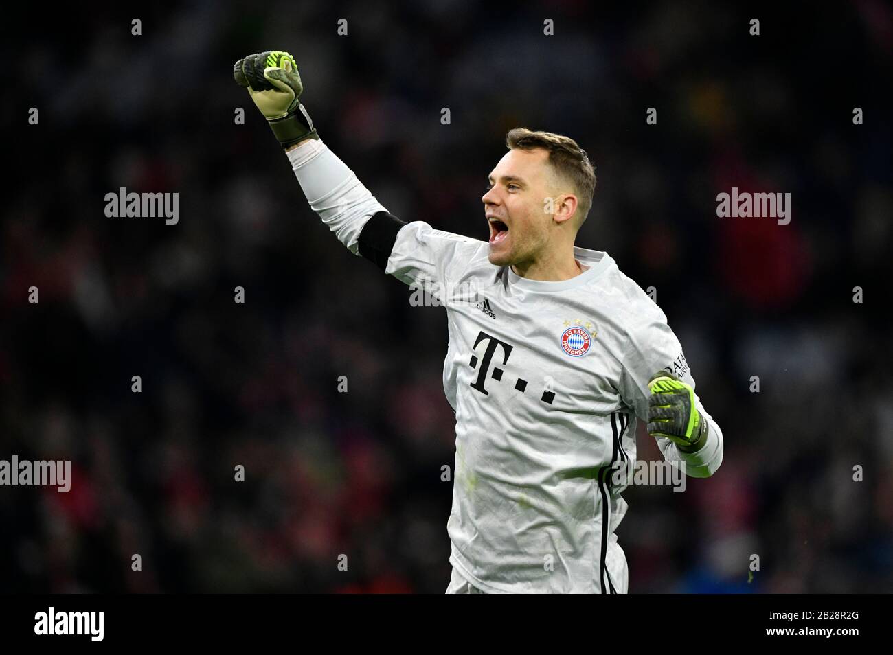 Manuel neuer FC Bayern München FCB jubst zum Sieg, Allianz Arena, München, Bayern, Deutschland Stockfoto