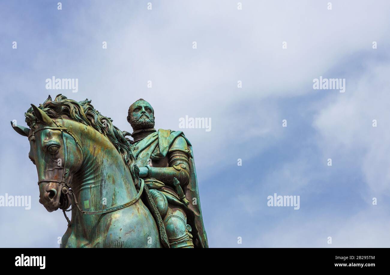 Cosimo I. de Medici, Großfürst der Toskana, Renaissance-Statue, 1594 auf dem Signoria-Platz in Florenz aufgestellt (mit Kopierraum) Stockfoto