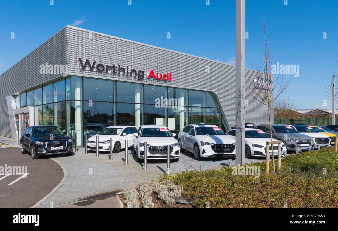 Caffyns Worthing Audi, ein Audi Autohaus auf der Rundsteinumgehung in Angmering, West Sussex, England, Großbritannien. Audi Autohändler. Audi Autohändler. Stockfoto