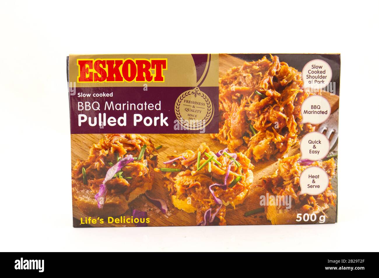 Alberton, Südafrika - ein Paket von Eskort zog Schweinefleisch isoliert auf einem klaren Hintergrundbild mit Kopierraum im horizontalen Format Stockfoto