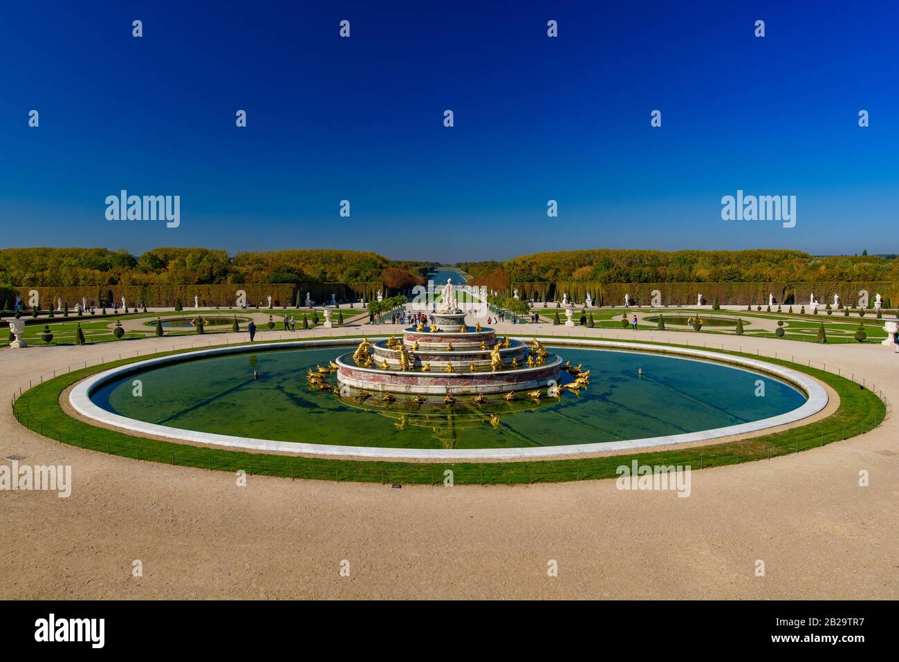 Latona-Brunnen, zwischen dem Schloss Versailles und dem Canal Grande, in den Gärten von Versailles in Paris, Frankreich Stockfoto