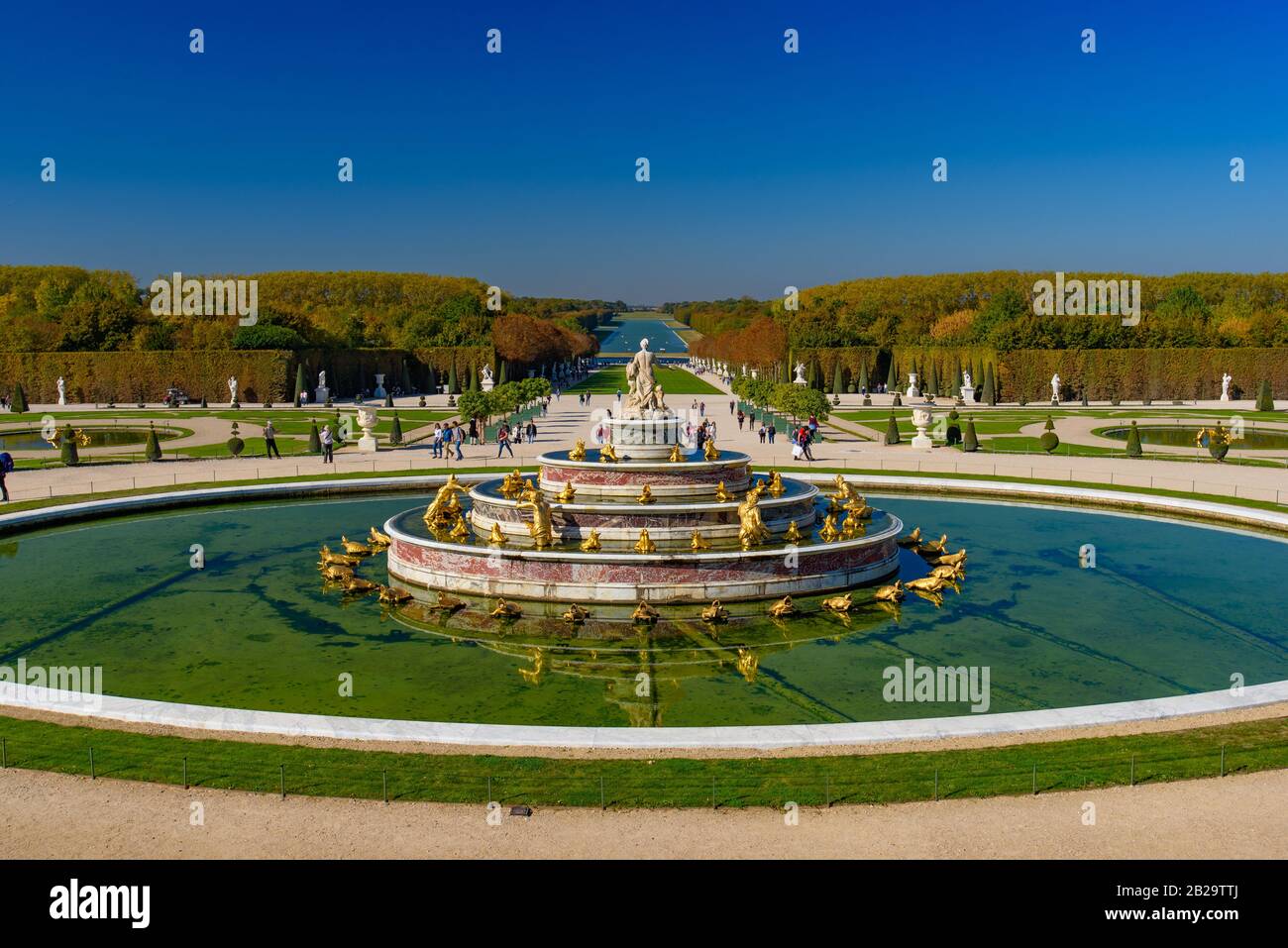 Latona-Brunnen, zwischen dem Schloss Versailles und dem Canal Grande, in den Gärten von Versailles in Paris, Frankreich Stockfoto