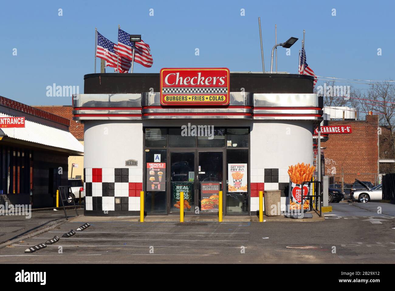 Checker's, 797 Granville Payne Ave, Brooklyn, New York. NYC-Schaufensterfoto eines Fast-Food-Restaurants in East New York Stockfoto