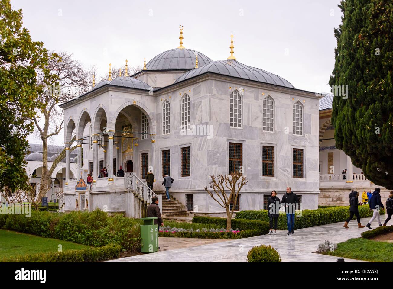 Außerhalb der Bibliothek im Topkapi Palace Museum, Istanbul, Türkei Stockfoto