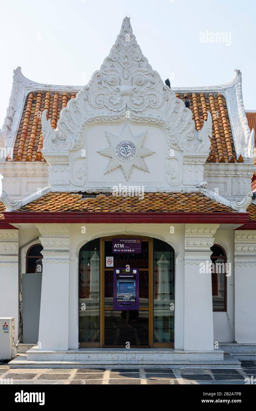 Geldautomat im Wat Benchamabophit (Der Marmortempel), Bangkok, Thailand Stockfoto