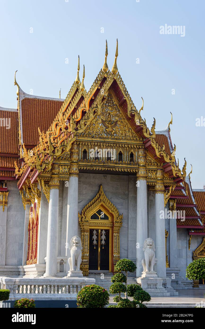 Verzierter Dachstuhl im Wat Benchamabophit (Der Marmortempel), Bangkok, Thailand Stockfoto