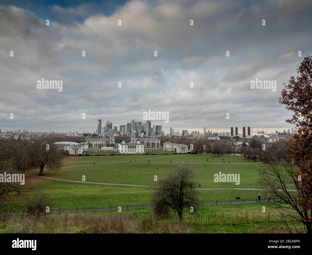 Blick auf die Skyline der Stadt vom Greenwich Park, London, England, Großbritannien Stockfoto