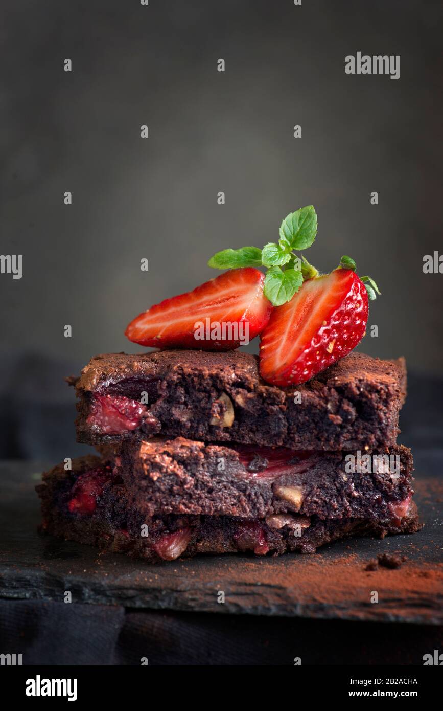 Erdbeerkuchen mit Erdbeerkuchen und Erdbeere Stockfoto