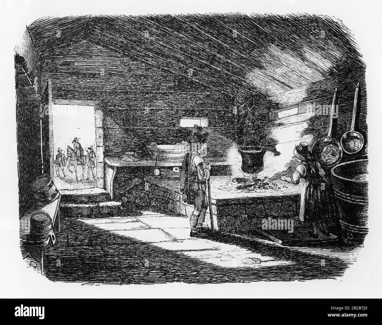 Eine Küche in einem Chalet aus dem 19. Jahrhundert. Auf der Grundlage einer Zeichnung aus dem Jahr 1848. Die Magd kocht in der Kabine, während Wanderer und ein Fahrer von außen herankommen. Stockfoto