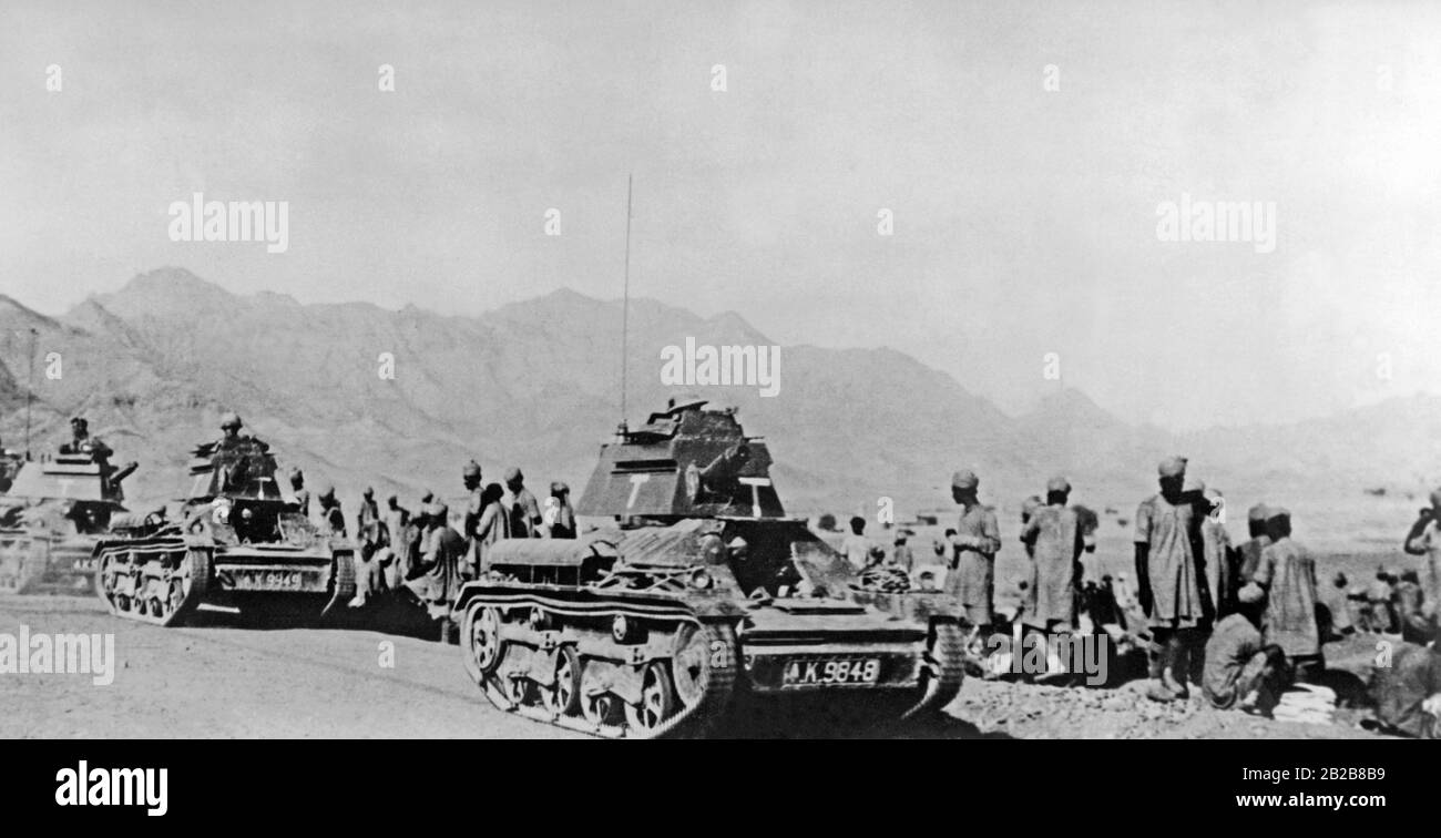 Englische Truppen in Waziristan im Nordwesten Britisch-Indiens, im heutigen Pakistan. Hier rebellierte die lokale muslimische Bevölkerung in den 1930er Jahren gegen die britische Besatzung. Stockfoto