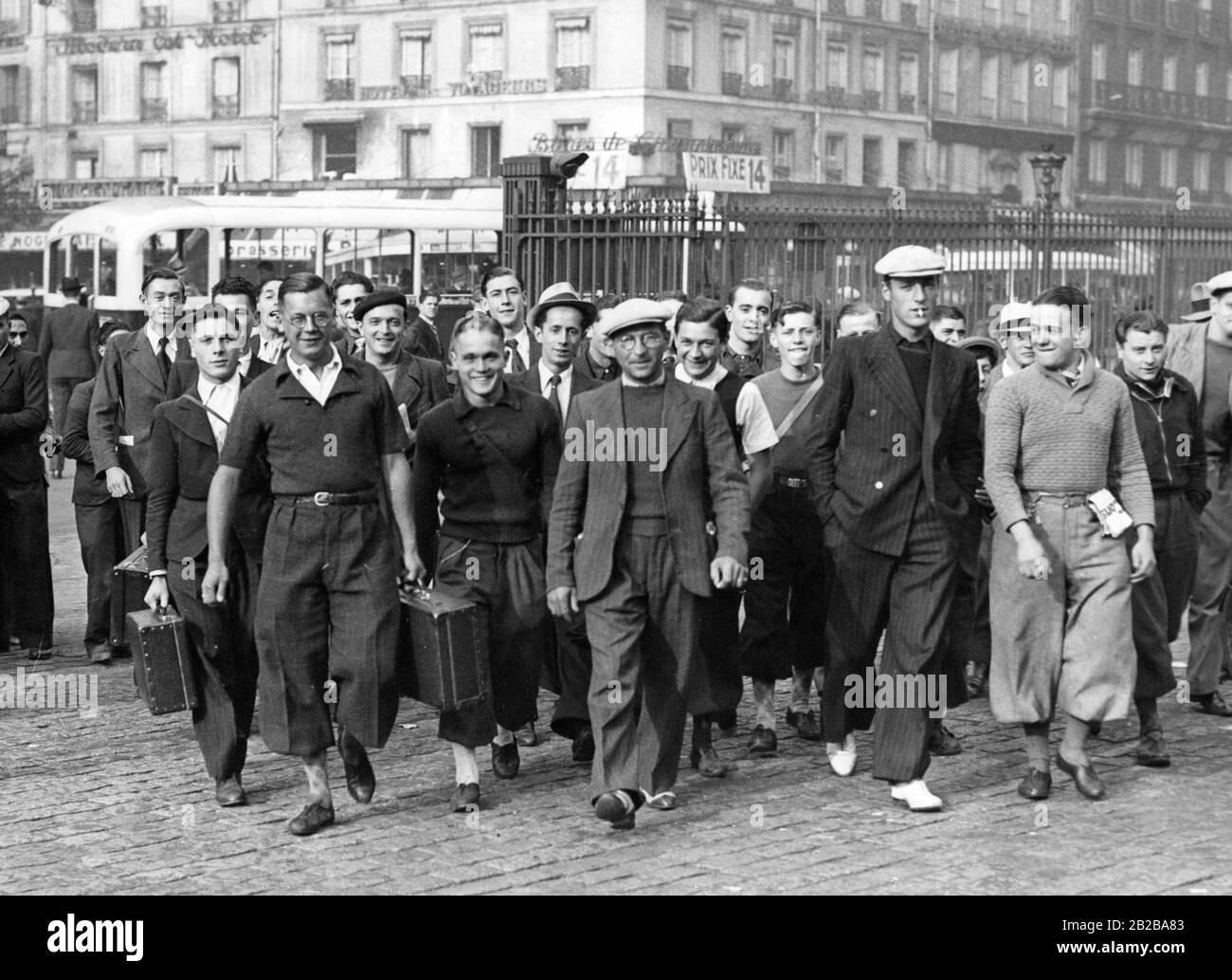 Reservisten kommen am Gare de l'EST in Paris an. Französische Soldaten werden im zuge der Sudetenkrise 1938 mobilisiert. Stockfoto