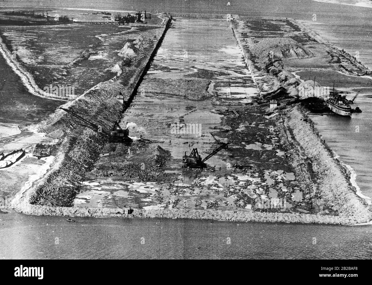 Neuer Deal: Ausbaggern eines Flusses in Detroit. Stockfoto