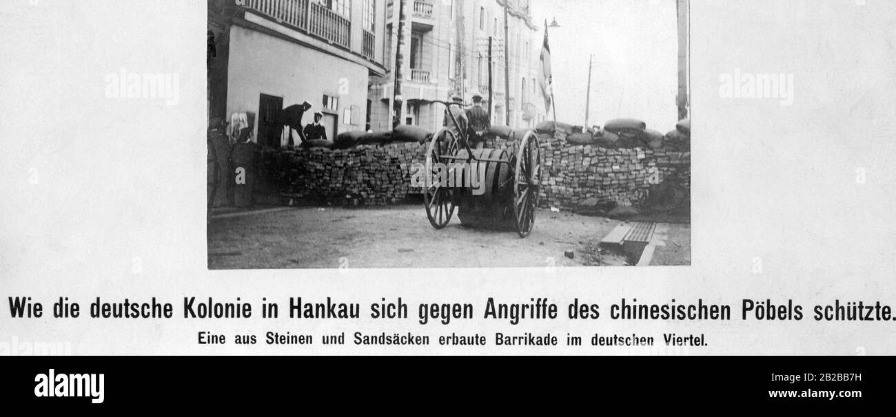 Während der chinesischen Revolution wurden in den Straßen des deutschen Viertels in der chinesischen Stadt Hankou Barrikaden errichtet. Stockfoto